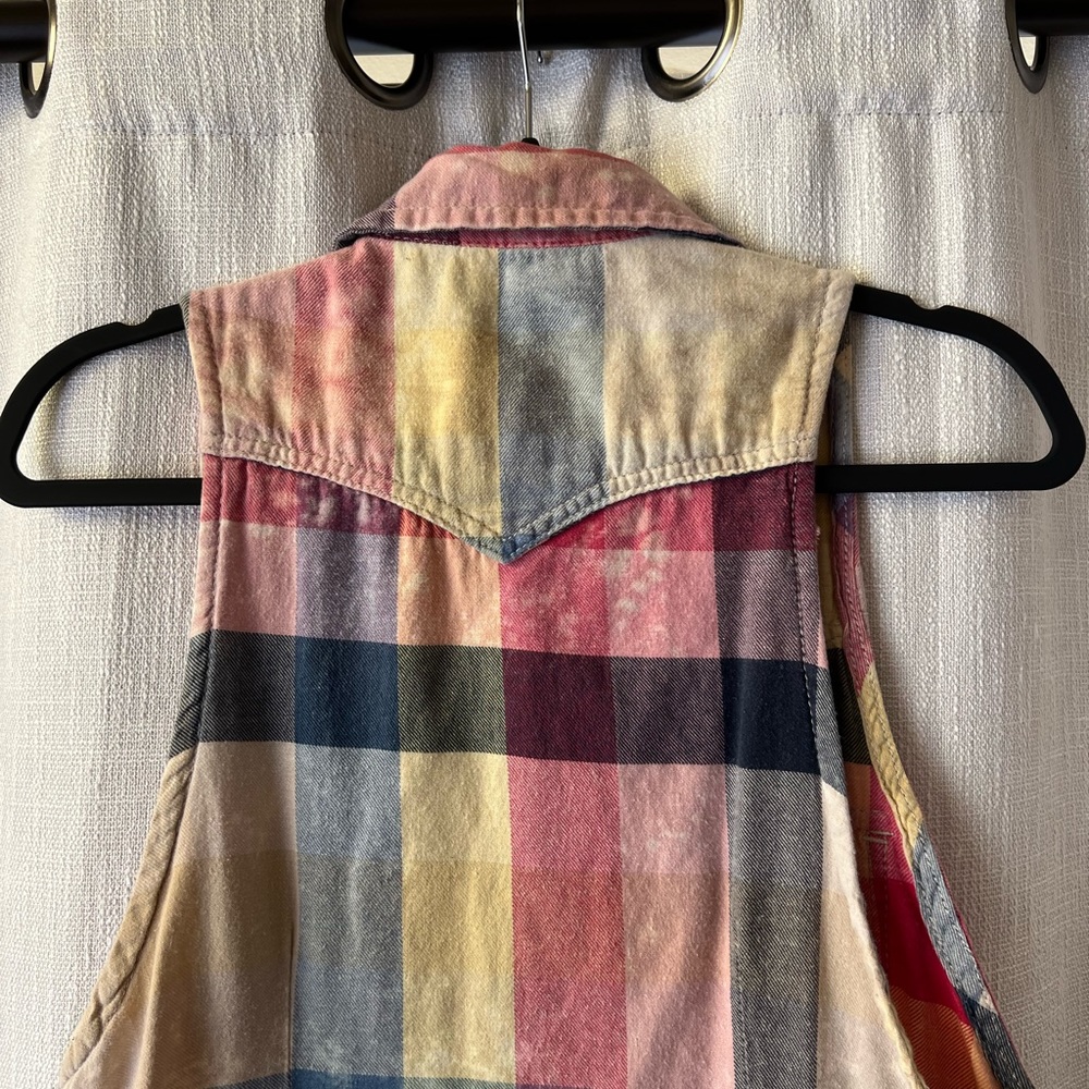 RARE FARM Rio Checkered Stone Wash Button Up Top - Picture 5 of 6